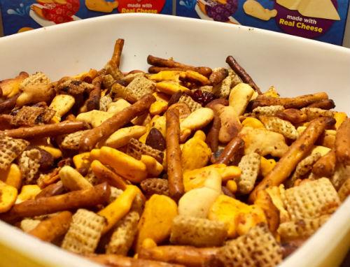 Spicy Double Cheddar Whale-Of-A-Time Party Mix