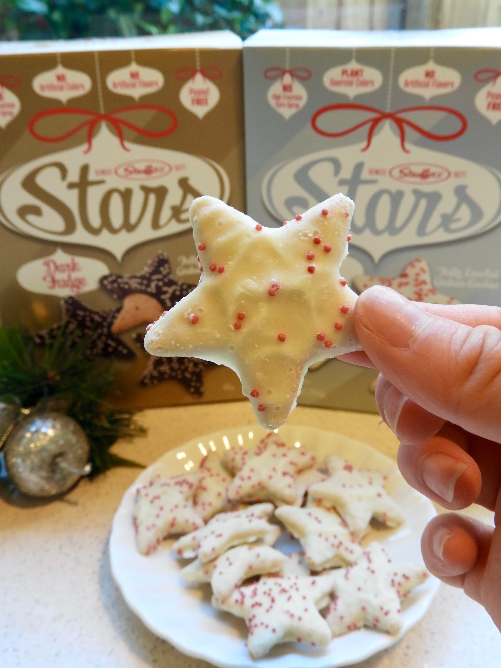 サンダース４枚セット　CHR、Meiji PROMO、1stEditionなど Stauffer's Stars White Fudge 10oz Box – Meiji America